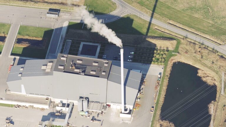 Luftfoto af affaldsenergianlæg Energnist Esbjerg